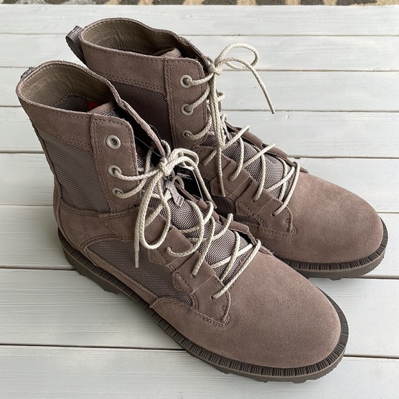 NWT Mens Sorel Caribou OTM Waterproof Boot size 7 main image 5